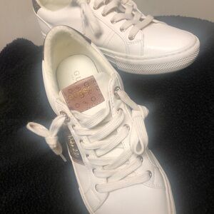Guess White Sneakers Minimalist Low-Top Design